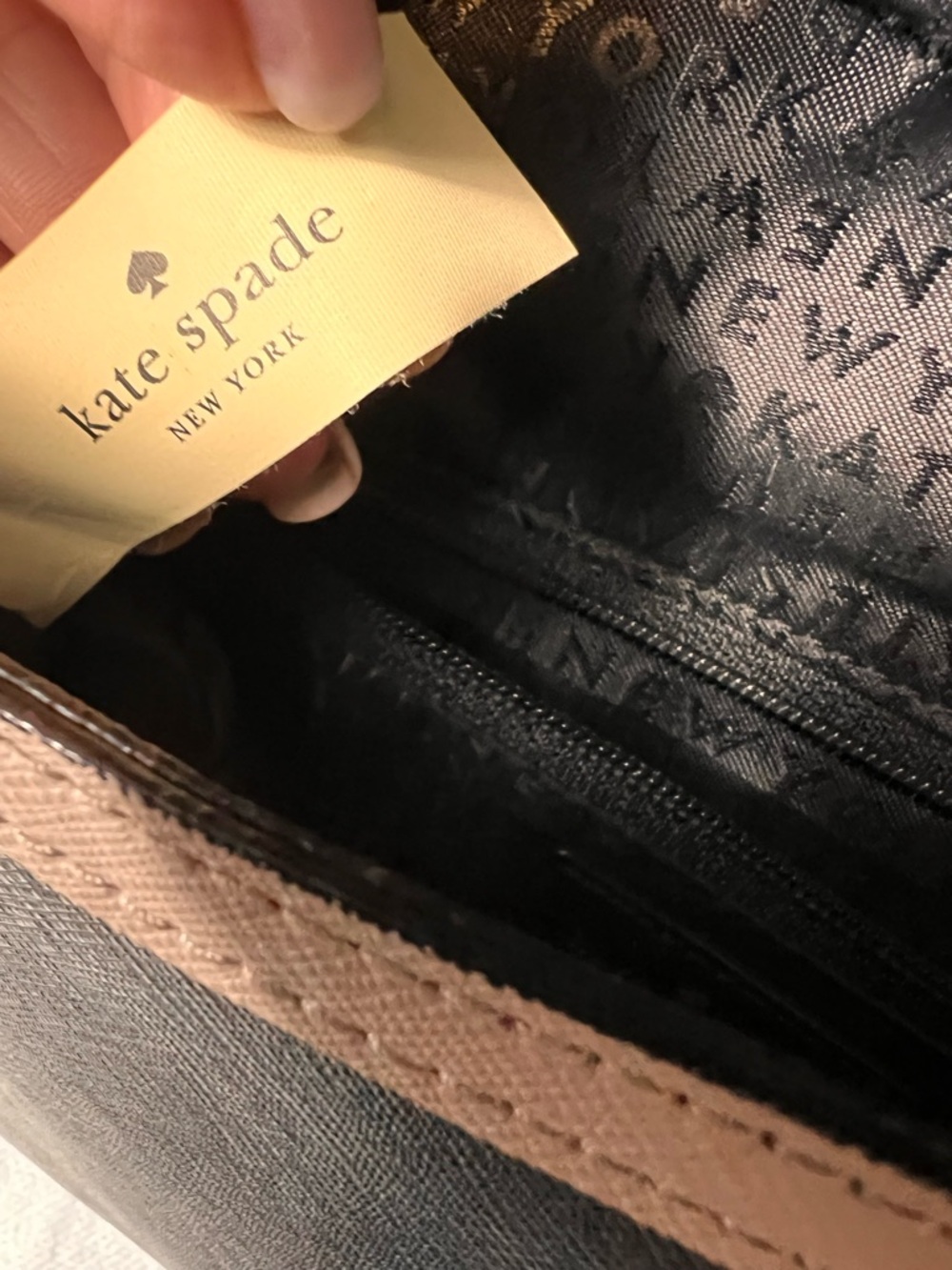 Kate Spade New York HAZEL COURT ALEK CROSSBODY, excellent condition - Picture 3 of 16